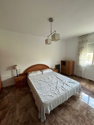 Muebles, mesas, armario..