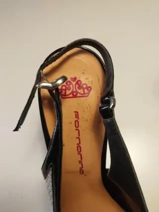 Tacones plateados brillantes Marca fornarina