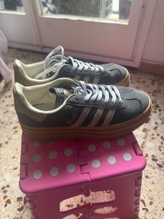 Adidas Gazelle Grises y Doradas
