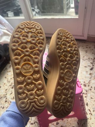 Adidas Gazelle Grises y Doradas