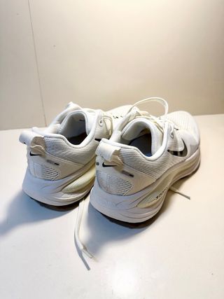 Nike Vomero 18 Blancas