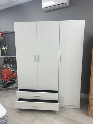 Armario 3 puertas y 2 cajones blanco