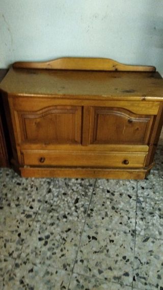 Cómoda de madera en perfecto estado