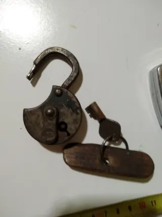 Candado antiguo forja funcionando