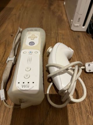 Consola Wii Blanca + Mando y Nunchuk