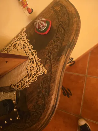 Entradita espejo y mesa y lámpara