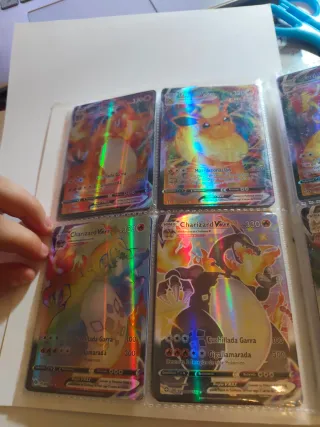 Carta Pokémon Charizard VMAX Negro Rainbow