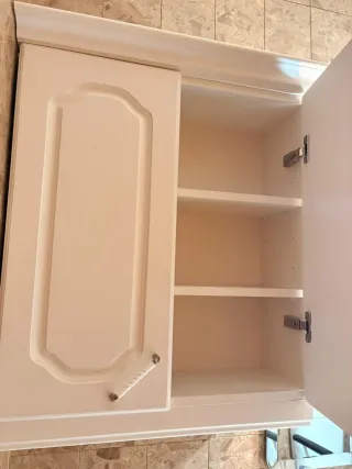 Muebles cuarto baño, uno del colgar y otro de pie