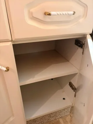 Muebles cuarto baño, uno del colgar y otro de pie