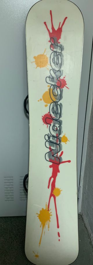 Tabla Snowboard Nidecker + fijaciones. Talla 1,40