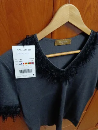 Camiseta Naulover gris con detalles