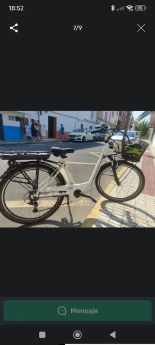 Bicicleta Eléctrica Blanca con Cesta