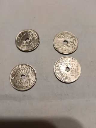 Se venden 19 monedas de 25 céntimos del año 1937
