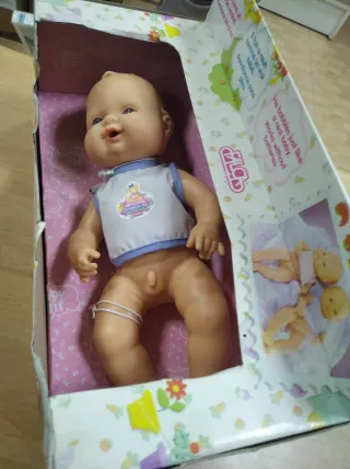 Muñeco bebé que balbucea