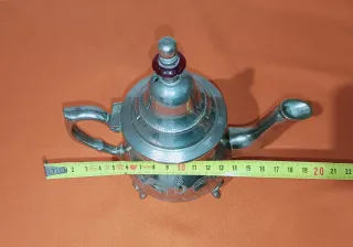 Tetera artesanal vintage,baño plata. Perfecta