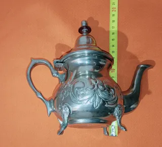 Tetera artesanal vintage,baño plata. Perfecta