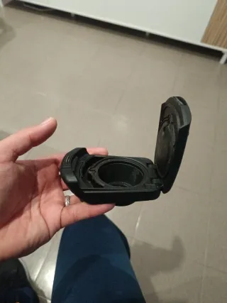 Cafetera Dolce Gusto Roja y Blanca