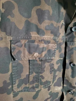 Chaqueta Camuflaje con Diseño de Leopardo