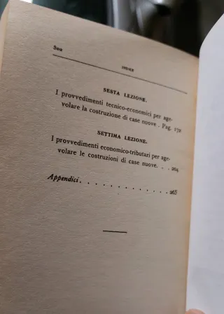 Copia anastatica libro di Einaudi sulle abitazioni