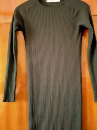 Vestido verde de punto largo de Zara