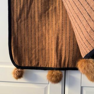 Sciarpa lana con pon pon pelliccia made in Italy