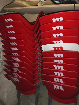 Sillas Maho rojas y blancas (pack) de 22 unidades