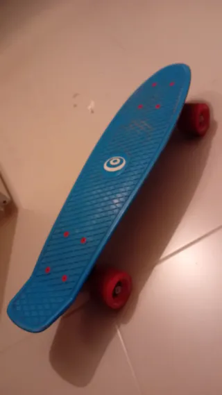 Patinete azul para niños