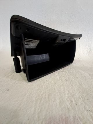 GUANTERA TOYOTA COROLLA (E12)