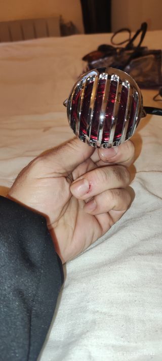 Faro de moto cromado. No homologado.