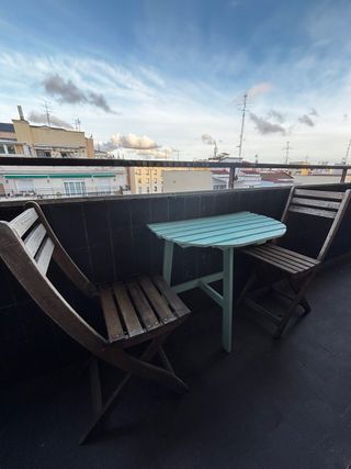 Mesa y 2 sillas plegables exterior