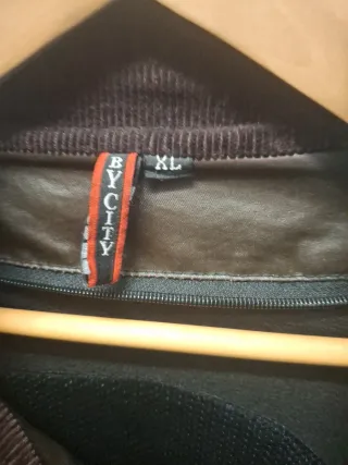 Chaqueta de moto marrón