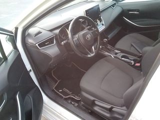 Toyota Corolla   1.8 125H BUSINESS PLUS E-CVT SEDAN