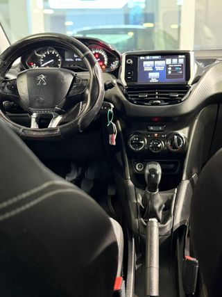 Peugeot 208 2016