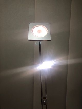 Lámpara de pie LED regulable