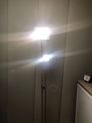 Lámpara de pie LED regulable