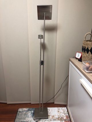Lámpara de pie LED regulable