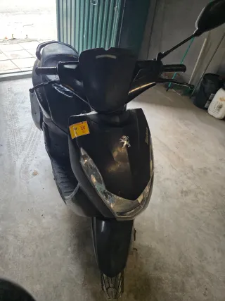 Peugeot Kisbee 50cc Scooter
