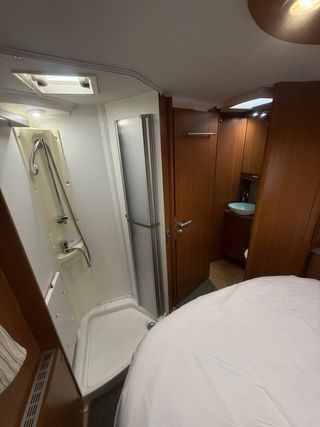 Autocaravana isla Pilote Explorateur integral