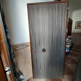 VENDO PUERTA GARBANIZADA