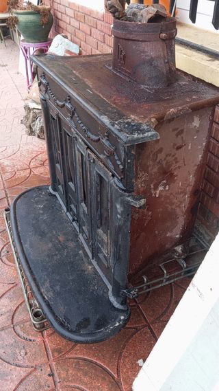 Estufa de leña de hierro fundido robusta