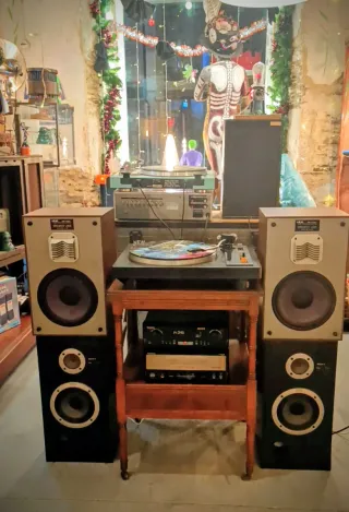 Vari set di attrezzature Hi-Fi vintage