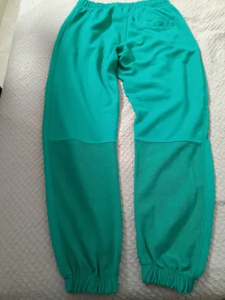 Pantalón chándal Bershka mujer verde