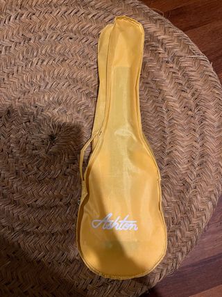 Ukulele amarillo Ashton