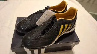 Scarpe da calcio Adidas nere e oro