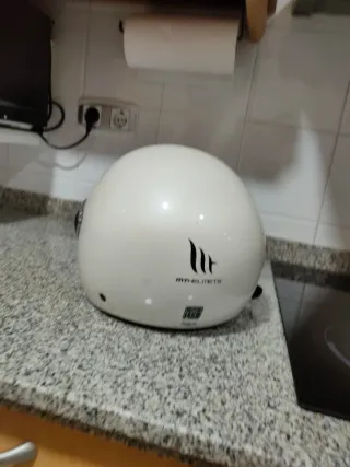 Casco de moto blanco MT Helmets