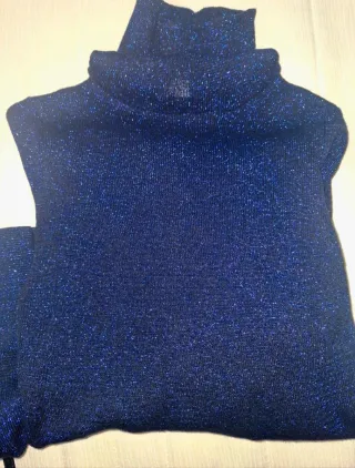 Vestido Lurex Azul Manga Larga Cuello Alto.