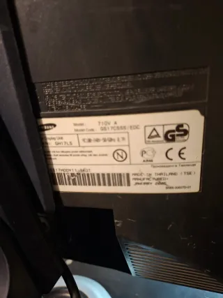 Samsung SyncMaster 710v Monitor