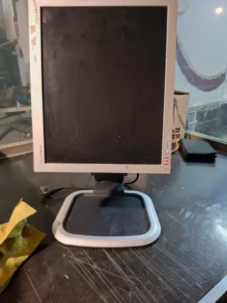 Samsung SyncMaster 710v Monitor