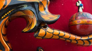 Escudo doble águila Rusia madera tallada