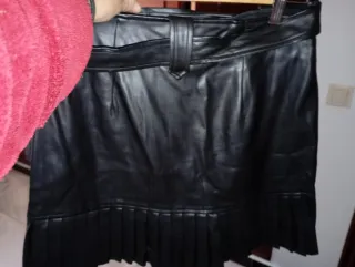 Falda corta cuero Stradivarius